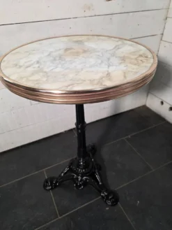 Guéridon de bistrot dessus marbre et laiton pied fonte