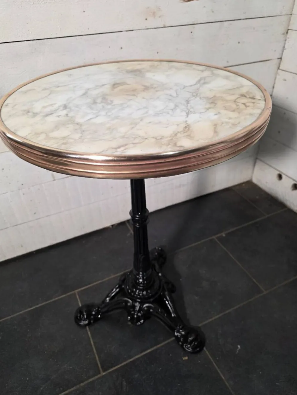 Guéridon de bistrot dessus marbre et laiton pied fonte