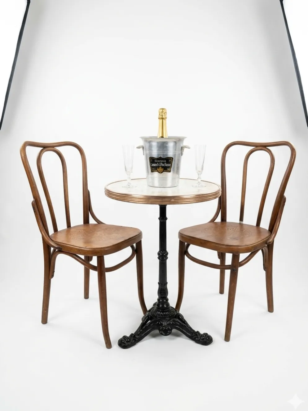 Guéridon de bistrot dessus marbre et laiton pied fonte