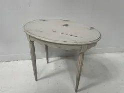 Guéridon de style Art Déco en hetre patiné XX siècle