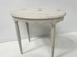 Guéridon de style Art Déco en hetre patiné XX siècle