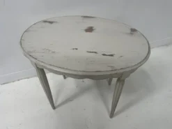 Guéridon de style Art Déco en hetre patiné XX siècle