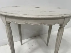 Guéridon de style Art Déco en hetre patiné XX siècle
