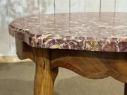 Guéridon de style Louis XV début XXème avec dessus marbre, en bois de rose