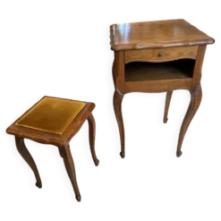 Guéridon ensemble gueridon et tabouret de style Louis XV en chêne massif