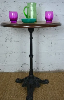 Guéridon ou table de bistrot vintage plateau chêne avec une finition couleur miel