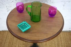 Guéridon ou table de bistrot vintage plateau chêne avec une finition couleur miel