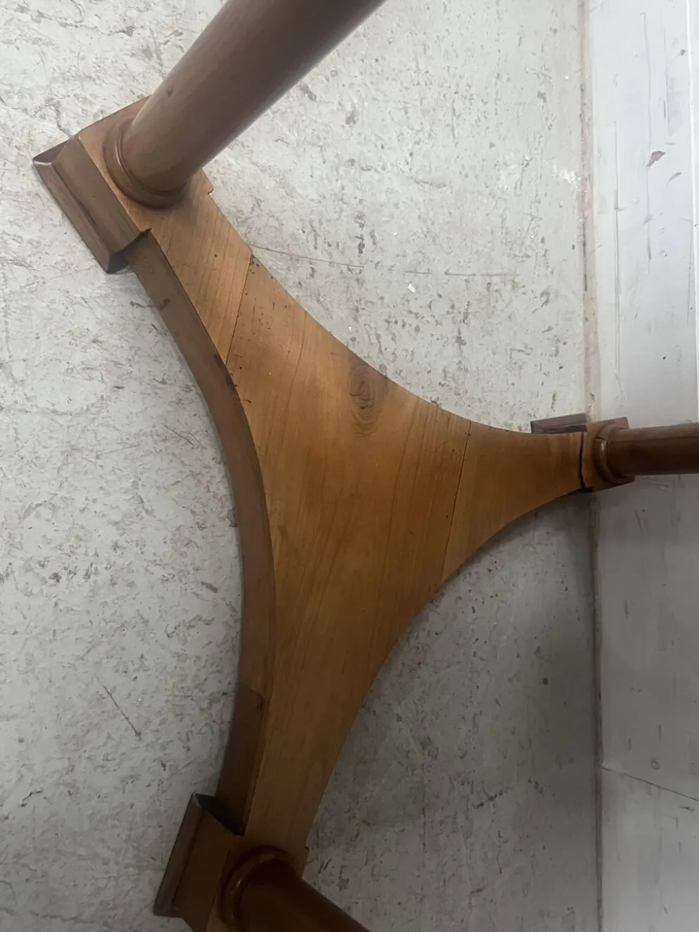 Guéridon rond de style Empire en merisier XIX siècle