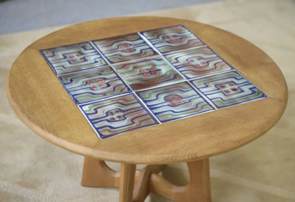Guéridon/table basse en chêne par Guillerme et Chambron et céramique par Danikowski pour Votre Maison 1950’s