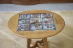 Guéridon/table basse en chêne par Guillerme et Chambron et céramique par Danikowski pour Votre Maison 1950’s