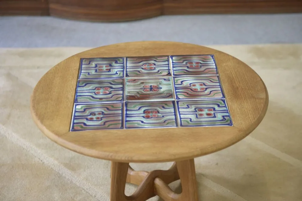 Guéridon/table basse en chêne par Guillerme et Chambron et céramique par Danikowski pour Votre Maison 1950’s