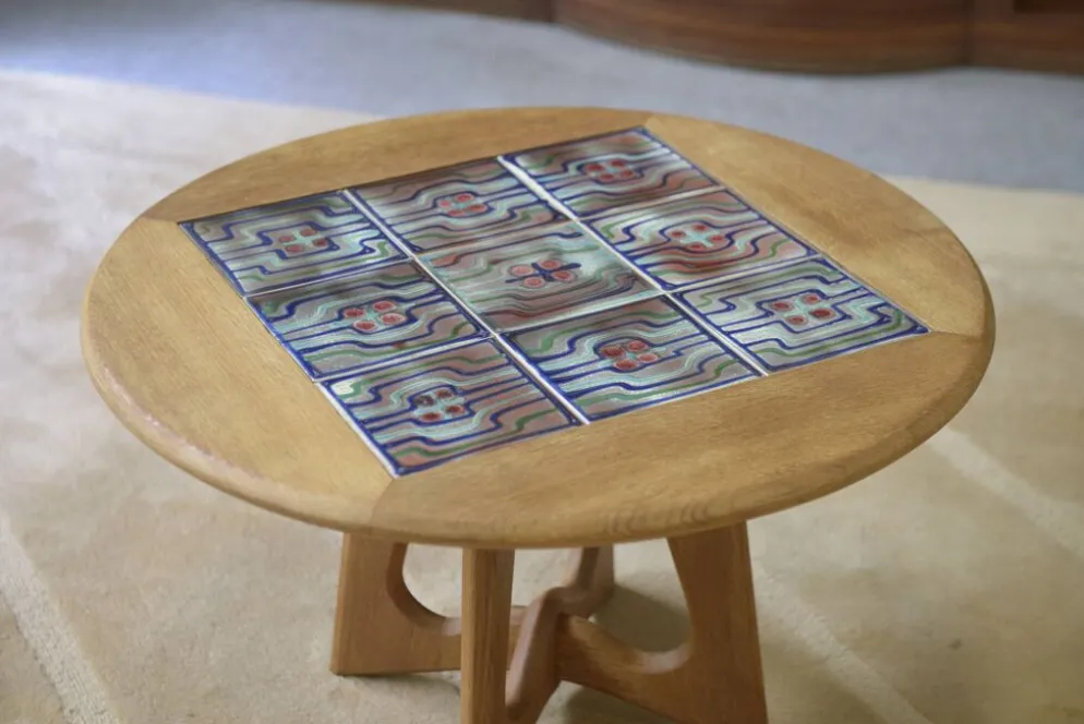Guéridon/table basse en chêne par Guillerme et Chambron et céramique par Danikowski pour Votre Maison 1950’s