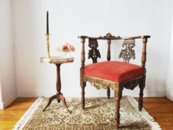 Guéridon tripode style Louis XVI marbre blanc et laiton