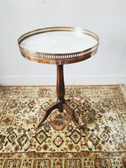 Guéridon tripode style Louis XVI marbre blanc et laiton