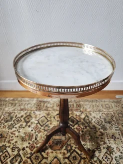Guéridon tripode style Louis XVI marbre blanc et laiton