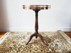 Guéridon tripode style Louis XVI marbre blanc et laiton