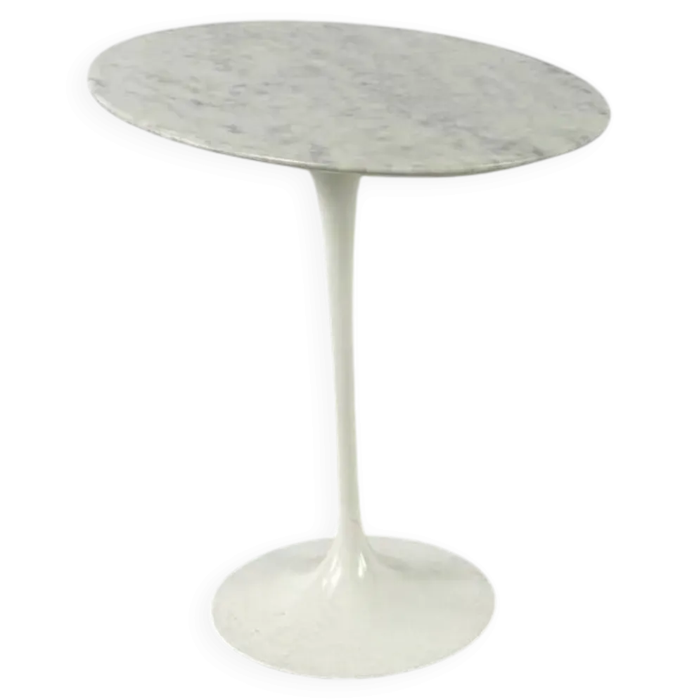 Guéridon Tulipe ovale par Eero Saarinen pour Knoll International – 1960