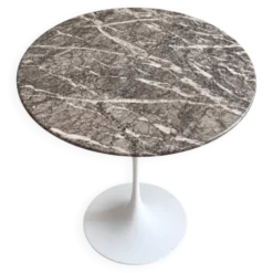 Guéridon “tulipe” par Eero Saarinen pour Knoll