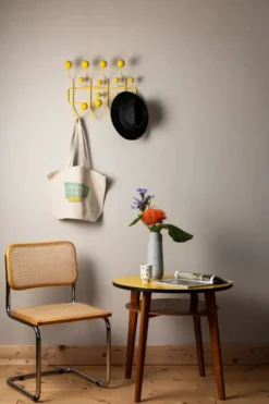 Hang It All édition jaune de Charles Eames et Ray Eames pour Vitra