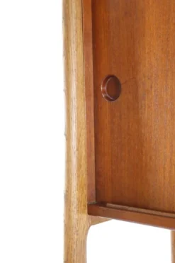 Hans Wegner pour RY mobiler RY-20 kast - Deens design