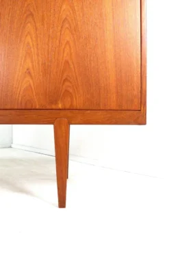 Henry Rosengren Hansen pour le buffet Brande Møbelindustri modèle 49 | 240 cm