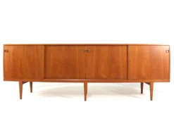 Henry Rosengren Hansen pour le buffet Brande Møbelindustri modèle 49 | 240 cm