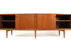 Henry Rosengren Hansen pour le buffet Brande Møbelindustri modèle 49 | 240 cm