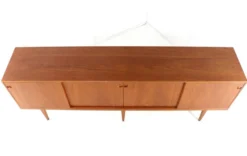 Henry Rosengren Hansen pour le buffet Brande Møbelindustri modèle 49 | 240 cm