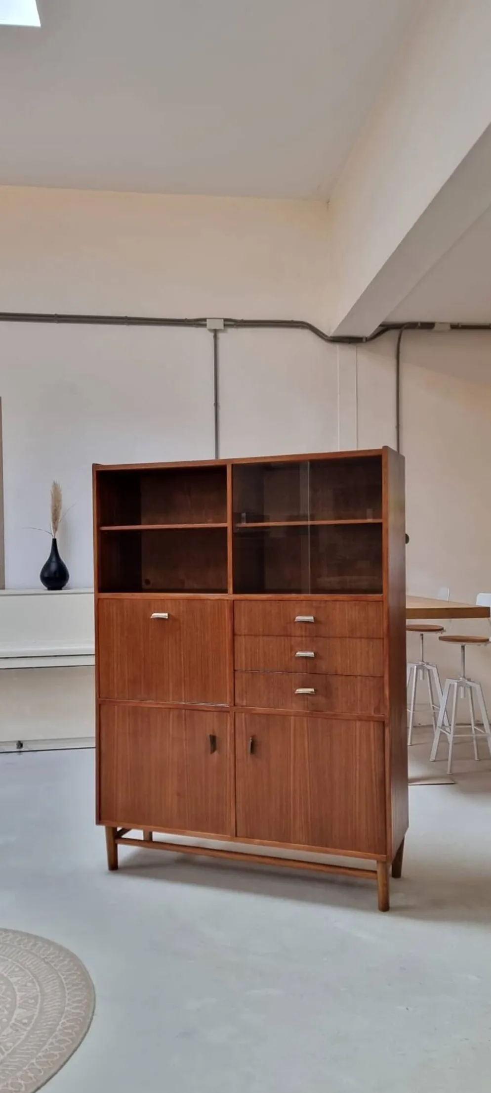 Highboard du milieu du siècle