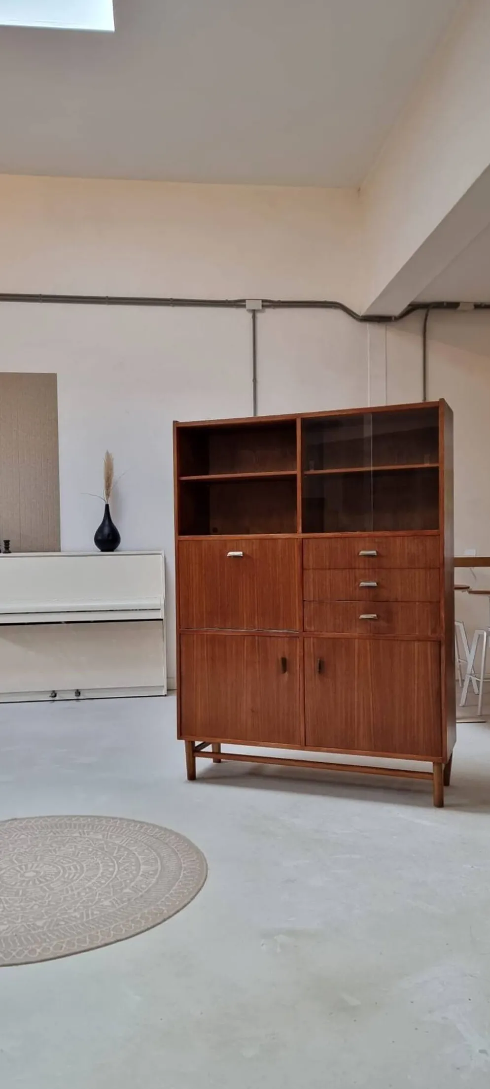 Highboard du milieu du siècle