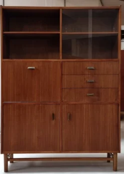 Highboard du milieu du siècle