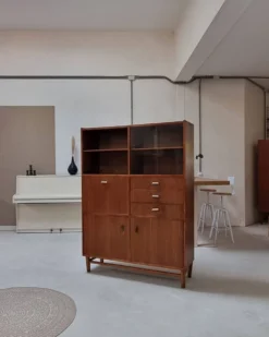 Highboard du milieu du siècle