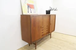Highboard en teck avec portes et tiroirs, années 1960