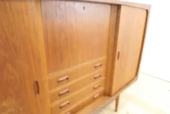 Highboard en teck avec portes et tiroirs, années 1960