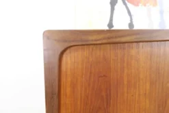 Highboard en teck avec portes et tiroirs, années 1960