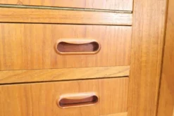 Highboard en teck avec portes et tiroirs, années 1960