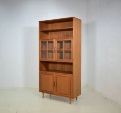 Highboard par Dyrlund vitrine en teck scandinave des années 1970 danoise