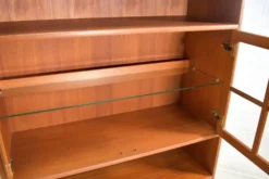 Highboard par Dyrlund vitrine en teck scandinave des années 1970 danoise