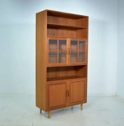 Highboard par Dyrlund vitrine en teck scandinave des années 1970 danoise