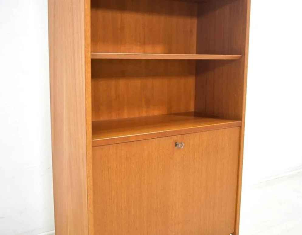 Highboard par Poul Hundevad, années 1960, cabinet scandinave en teck danois.
