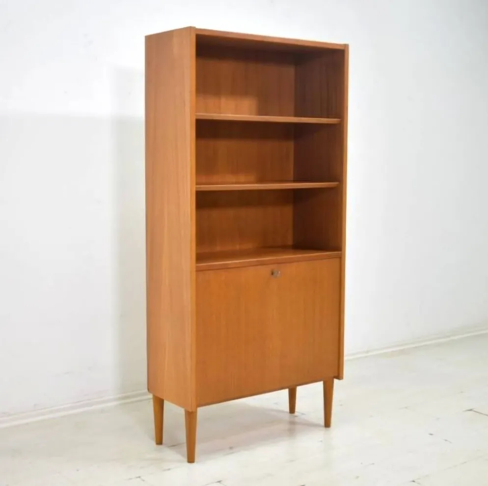 Highboard par Poul Hundevad, années 1960, cabinet scandinave en teck danois.