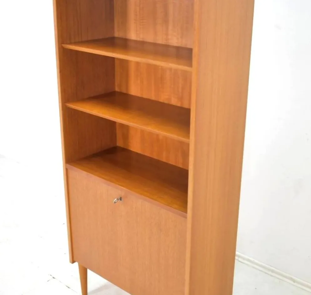Highboard par Poul Hundevad, années 1960, cabinet scandinave en teck danois.