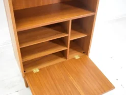 Highboard par Poul Hundevad, années 1960, cabinet scandinave en teck danois.
