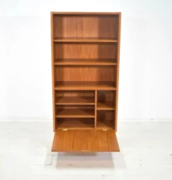 Highboard par Poul Hundevad, années 1960, cabinet scandinave en teck danois.
