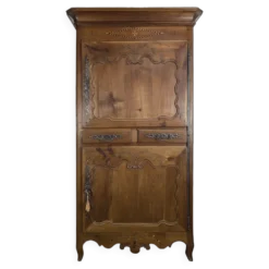 Homme debout Louis XV en merisier sculpté et marqueté d'une étoile
