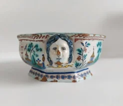 Huilier-vinaigrier en faïence de Rouen à décor au Chinois – XVIIIe siècle