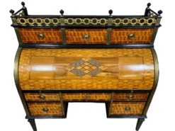 Important Bureau a Cylindre époque Louis XVI en marquéterie