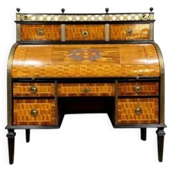 Important Bureau a Cylindre époque Louis XVI en marquéterie