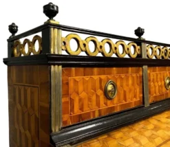 Important Bureau a Cylindre époque Louis XVI en marquéterie