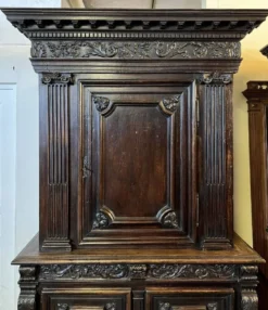 Important Cabinet Style Renaissance En Noyer